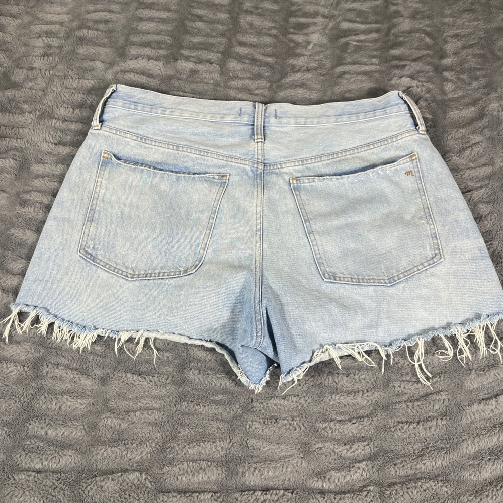 Madewell Curvy Relaxed Denim Shorts Light Wash Blue High Rise 31 CKP454160887 - Picture 2 of 8